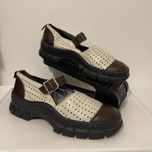 GIRAUDON SPORT Brown and Cream Lug Sole Mary Jane Shoes, Size 41, EUC